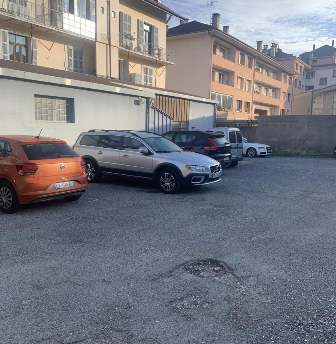 Refuge Centre Ville Avec Parking Annecy Zewnętrze zdjęcie